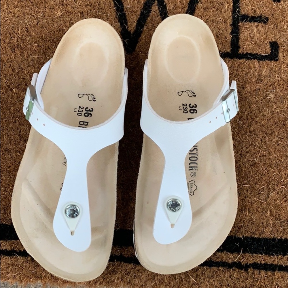 Birkenstock’s gizeh white leather birko-flor